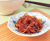 小鉢に盛られている生姜の佃煮の写真
