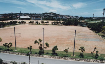 施設面積11,976平方メートルの野球やサッカーなどができる多目的広場の写真