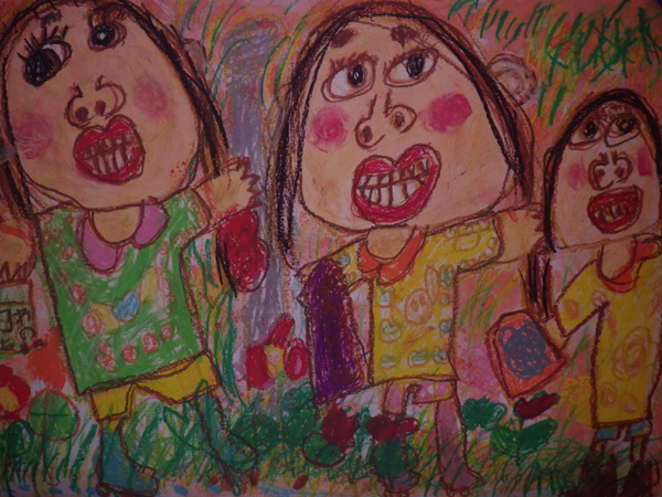 キャラクターやイラストが描かれた緑や黄色のシャツを着た子供たちが、みんなで楽しく遊んでいる「みんなで遊んだよ」のイラスト