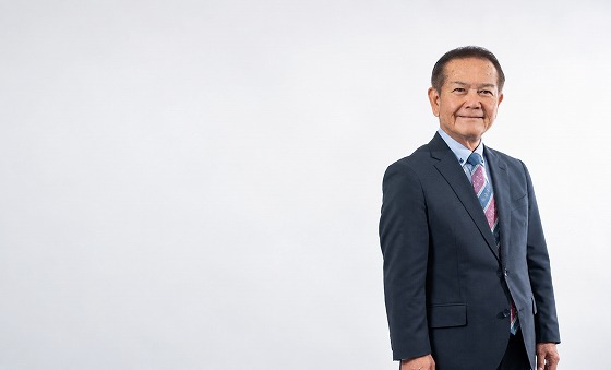 読谷村長伊波　篤