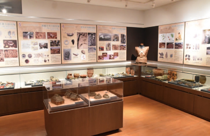 村内遺跡と出土遺物の展示